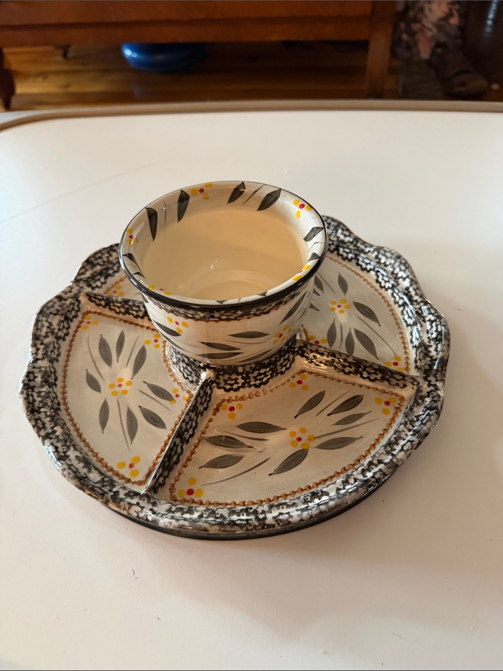 Temp-tations chip and dip set. Black floral. As Is!